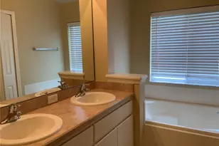 5475 Bounty Cir, Tavares, FL 32778 - Photo 15