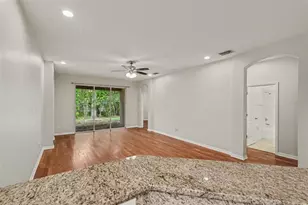 15536 Gannetglade Ln, Lithia, FL 33547 - Photo 11