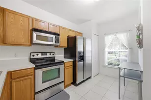 417 Wilton Cir, Sanford, FL 32773 - Photo 9