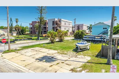 14065 Palm St, Madeira Beach, FL 33708 - Photo 15