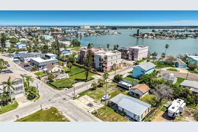 14065 Palm St, Madeira Beach, FL 33708 - Photo 11