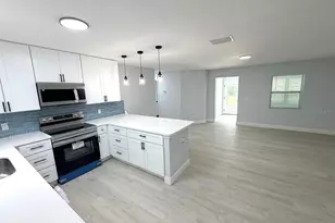 445 NW 10th Ave, Webster, FL 33597 - Photo 7