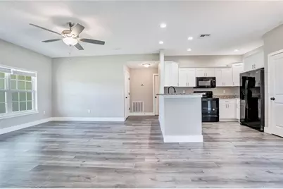 8833 Hampshire Drive, Sebring, FL 33876 - Photo 9