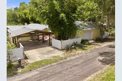 7932 Breezy Point Road W, Melrose, FL 32666 - Photo 1