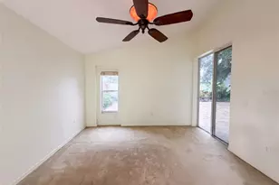 6941 Crown Lake Dr, Gibsonton, FL 33534 - Photo 9