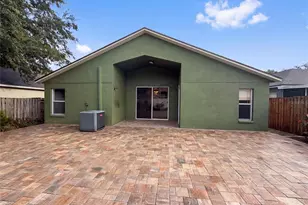 6941 Crown Lake Dr, Gibsonton, FL 33534 - Photo 5