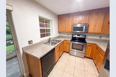 112 Coquina Bay Drive, Saint Petersburg, FL 33705 - Photo 7