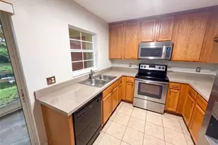 112 Coquina Bay Drive, Saint Petersburg, FL 33705 - Photo 7