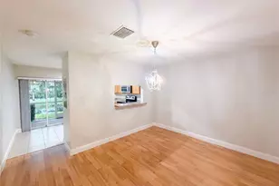 112 Coquina Bay Drive, Saint Petersburg, FL 33705 - Photo 13