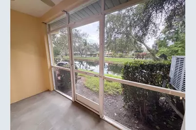 112 Coquina Bay Drive, Saint Petersburg, FL 33705 - Photo 31