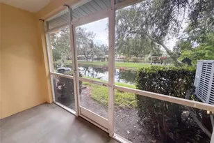 112 Coquina Bay Drive, Saint Petersburg, FL 33705 - Photo 31