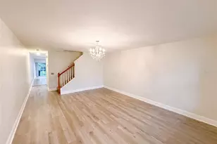 112 Coquina Bay Drive, Saint Petersburg, FL 33705 - Photo 3