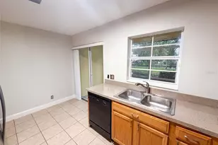 112 Coquina Bay Drive, Saint Petersburg, FL 33705 - Photo 9