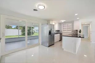 3485 Roslyn Rd, Venice, FL 34293 - Photo 5