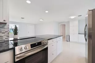 3485 Roslyn Rd, Venice, FL 34293 - Photo 7