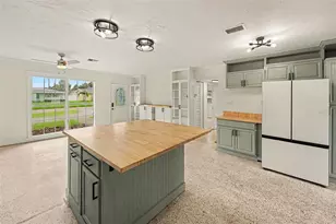 766 41st Ave NE, Saint Petersburg, FL 33703 - Photo 7
