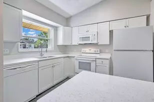 156 Lake Dr, Orlando, FL 32835 - Photo 9