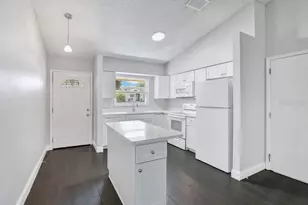 156 Lake Dr, Orlando, FL 32835 - Photo 7