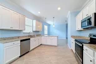 10185 Colubrina Dr, Venice, FL 34293 - Photo 15