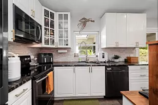 106 E Jinkins Cir, Sanford, FL 32773 - Photo 11