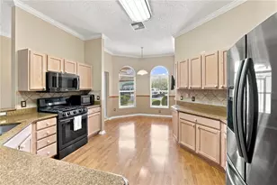 1304 De La Garza Pl, The Villages, FL 32162 - Photo 5