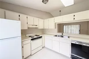 9911 Burl Way, Orlando, FL 32817 - Photo 5