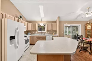 168 Palermo Pl, Lady Lake, FL 32159 - Photo 13
