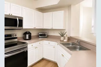 5572 Metrowest Blvd #203, Orlando, FL 32811 - Photo 9