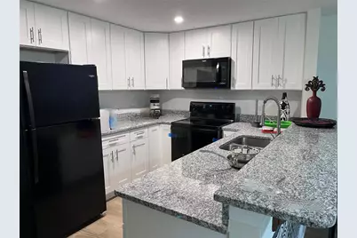1147 E McDonald Avenue #202, Eustis, FL 32726 - Photo 3