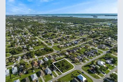1505 4th Avenue SW, Vero Beach, FL 32962 - Photo 1