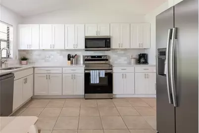 1085 Indian Ridge Trl E, Kissimmee, FL 34747 - Photo 17