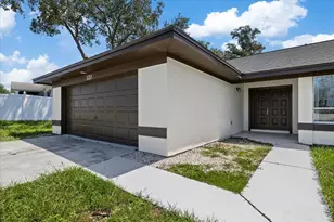 120 Fountain Ct, Spring Hill, FL 34606 - Photo 5