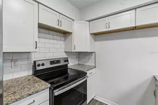 2835 Hunt Club Ln, Orlando, FL 32826 - Photo 9