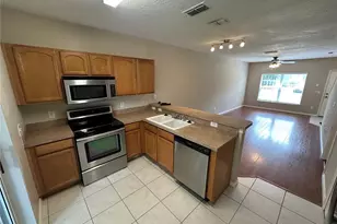 538 Wilton Cir, Sanford, FL 32773 - Photo 5