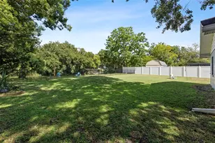 27821 Lois Dr, Tavares, FL 32778 - Photo 33