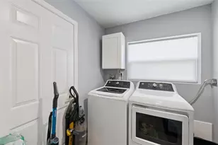 27821 Lois Dr, Tavares, FL 32778 - Photo 25