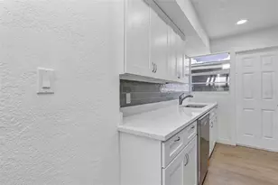 332 Williams Ave, Daytona Beach, FL 32118 - Photo 1