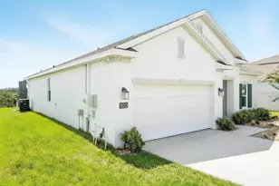 822 Kapi Dr, Groveland, FL 34736 - Photo 9