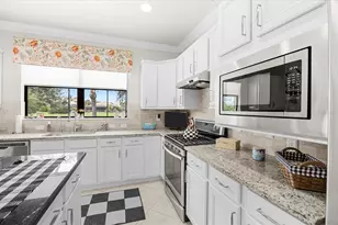 218 SE Longview Dr, Port Saint Lucie, FL 34984 - Photo 15