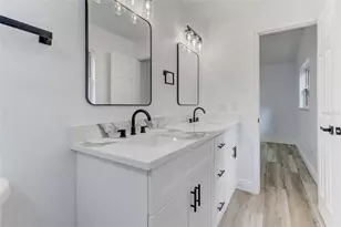 7711 Lakeside Woods Dr, Orlando, FL 32810 - Photo 23