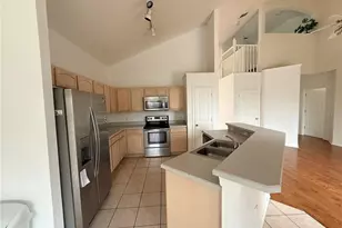 2918 Blooming Alamanda Loop, Kissimmee, FL 34747 - Photo 3