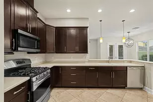 11188 Grand Winthrop Ave, Riverview, FL 33578 - Photo 7