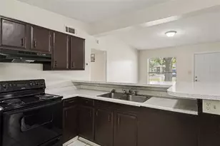 1015 Emeralda Rd, Orlando, FL 32808 - Photo 5