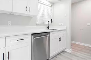 4836 Marks Terrace, Orlando, FL 32811 - Photo 11
