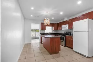 7413 N Arrawana Ave, Tampa, FL 33614 - Photo 7