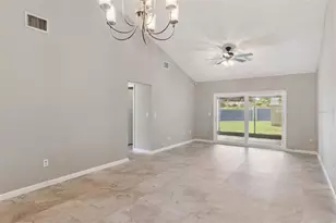 3244 Laurel Dale Dr, Tampa, FL 33618 - Photo 7