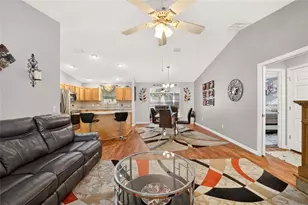 1563 Hollyberry Pl, The Villages, FL 32162 - Photo 7