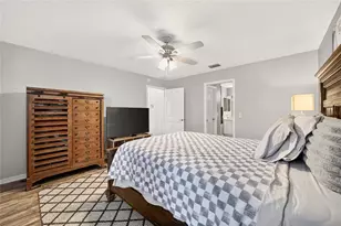 1563 Hollyberry Pl, The Villages, FL 32162 - Photo 17