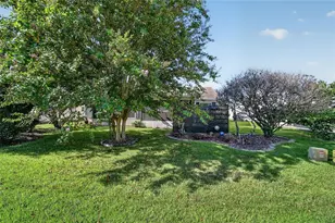 1563 Hollyberry Pl, The Villages, FL 32162 - Photo 33