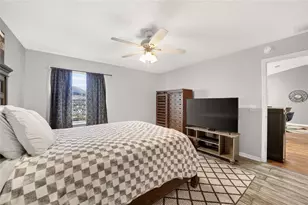 1563 Hollyberry Pl, The Villages, FL 32162 - Photo 11